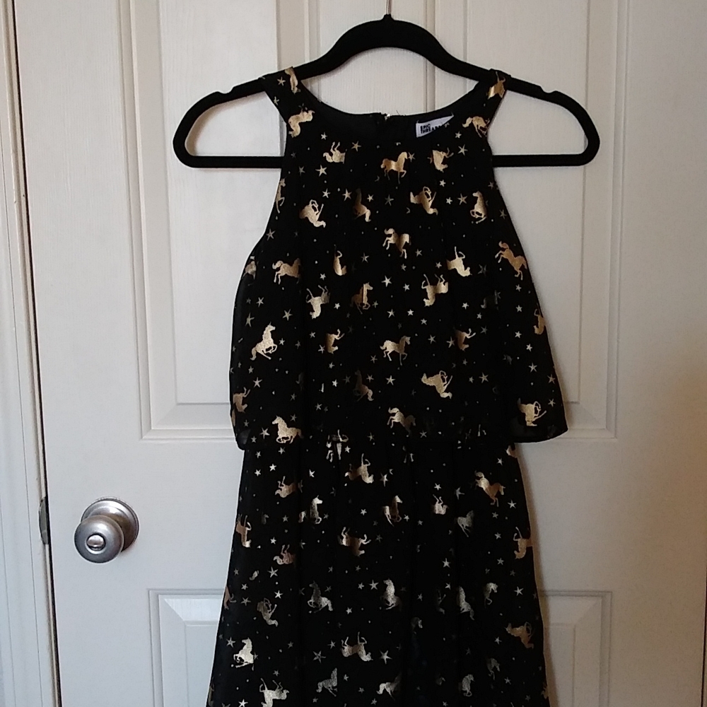 Girl's dress